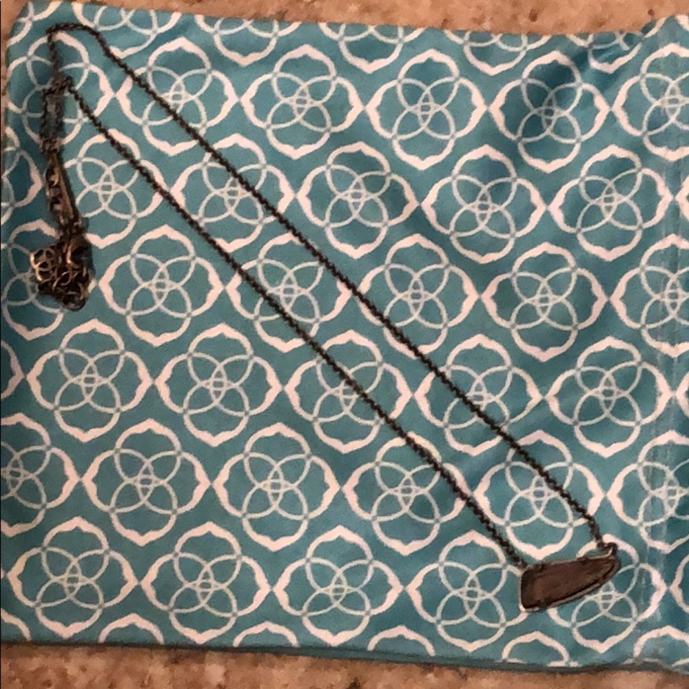 Kendra Scott necklace